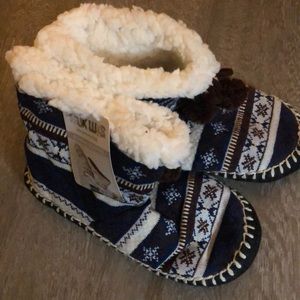 MUK LUKS Womens booties